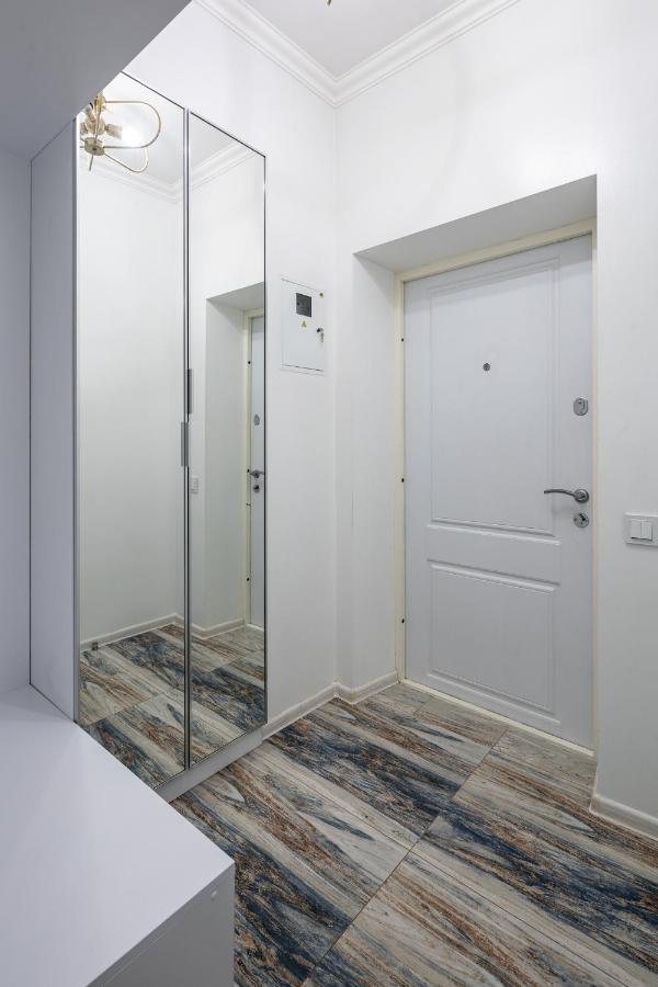Appartement Romari Вічева 1 à Lviv Extérieur photo